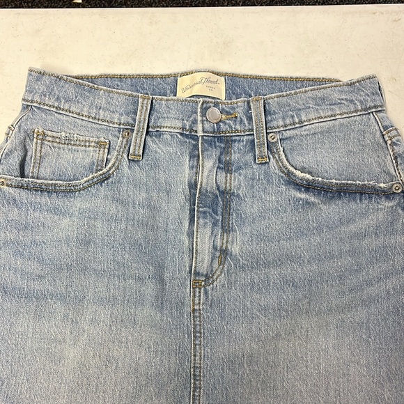 New! Women's High-Rise Denim Mini Skirt - Universal Thread -Light Wash -6 - Picture 3 of 8